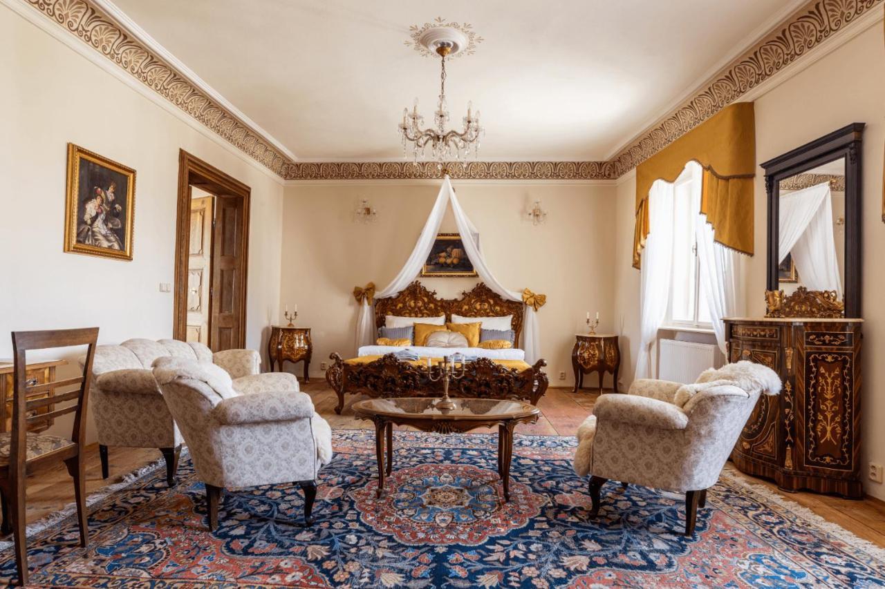 Ambrozuv Dvur Apartment Pouzdrany Luaran gambar