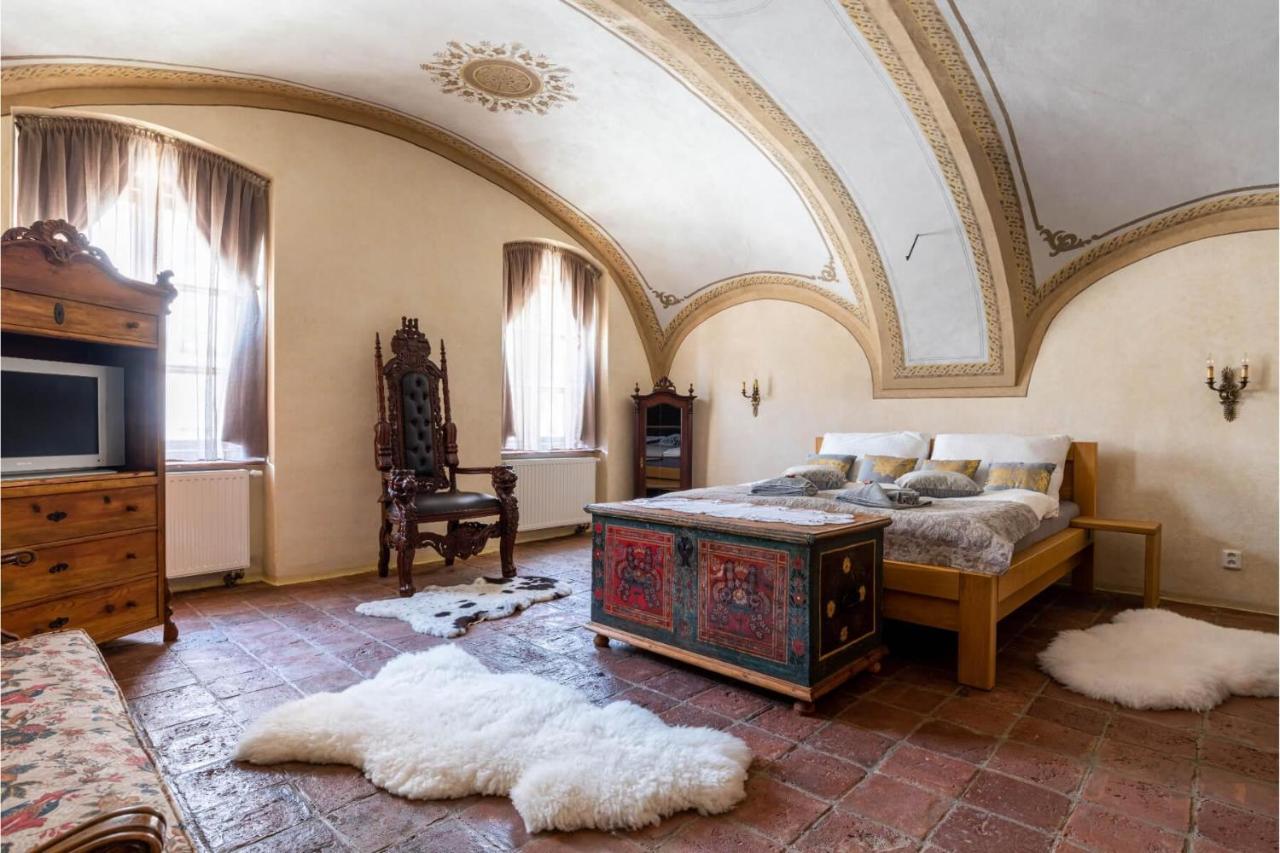 Ambrozuv Dvur Apartment Pouzdrany Luaran gambar