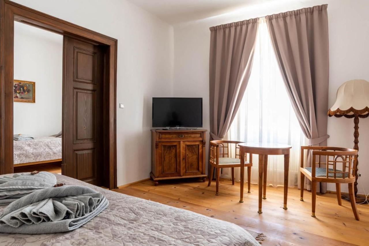 Ambrozuv Dvur Apartment Pouzdrany Luaran gambar