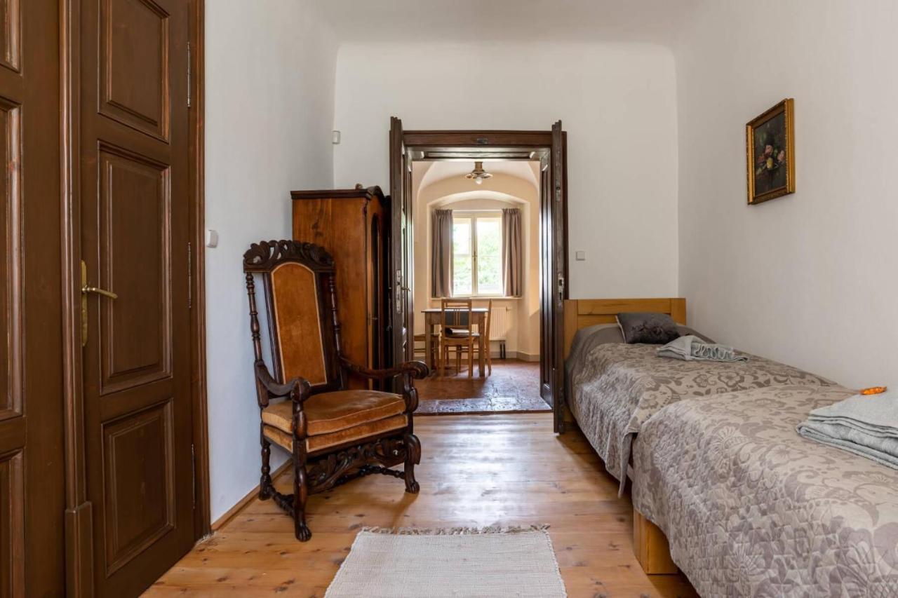 Ambrozuv Dvur Apartment Pouzdrany Luaran gambar